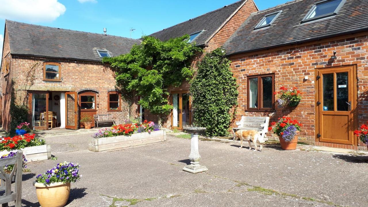 Highfields Farm B&B Stone  Exteriör bild